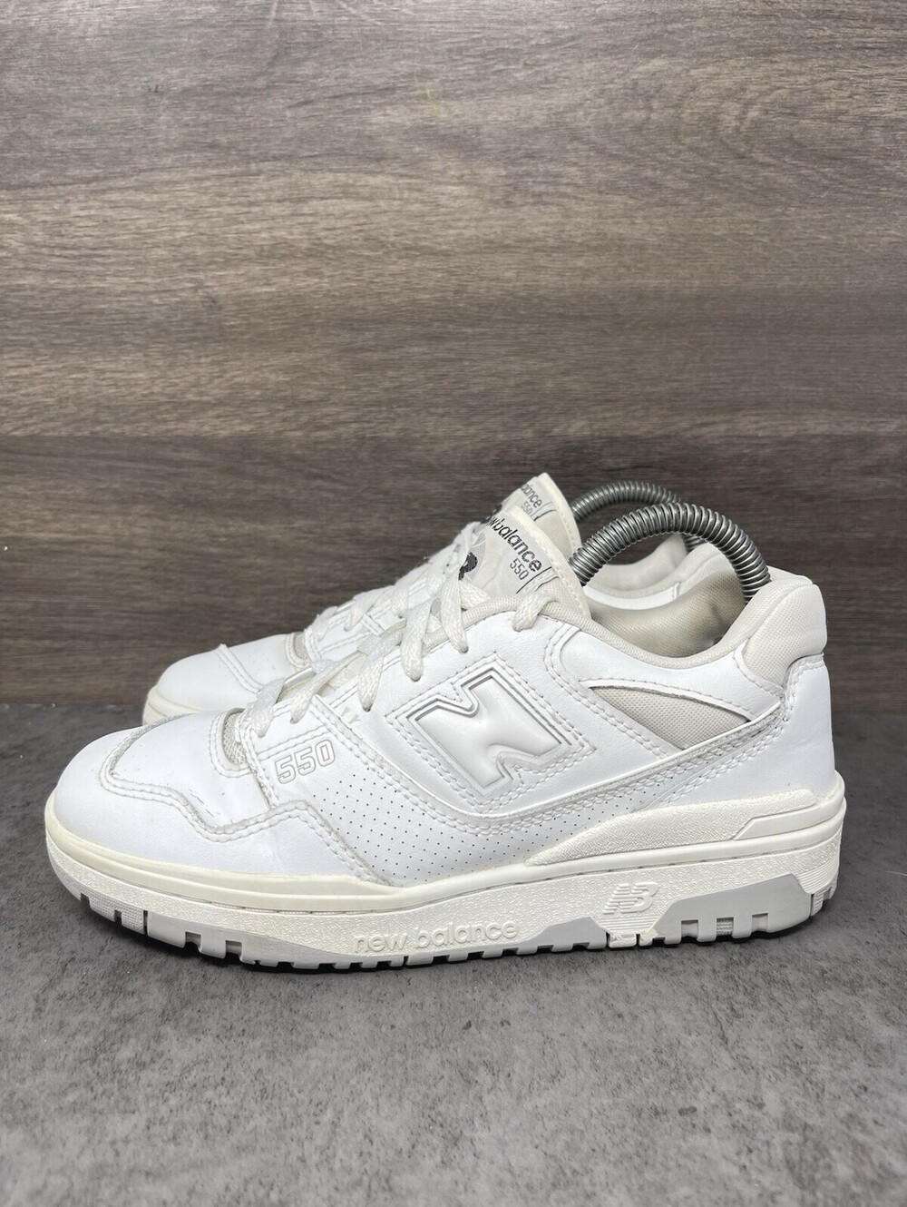 New Balance 550 Womens Size 6 White Cream Leather Retro Basketball Shoes